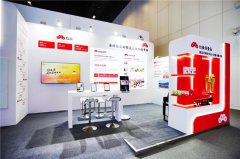 展位带来红松AI教员、智能钢琴等多款交互性极强